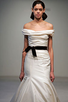 vera-wang-wedding-dress